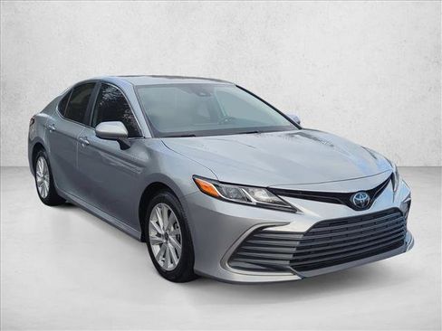 Certified 2023 Toyota Camry LE image 3