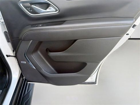 Used 2022 GMC Yukon SLT w/ SLT Luxury Package image 32