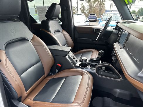 Used 2024 Ford Bronco Outer Banks image 13
