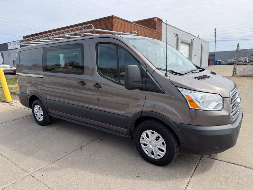 Used 2015 Ford Transit 150 130 Low Roof RWD image 4