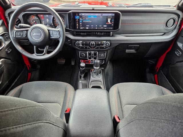 Used 2025 Jeep Wrangler Unlimited Rubicon AWD/4WD image 14