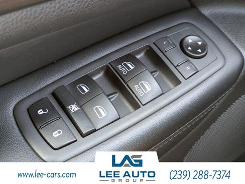 Used 2020 Jeep Grand Cherokee Altitude AWD/4WD image 22
