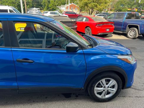 Used 2021 Nissan Kicks S FWD image 8
