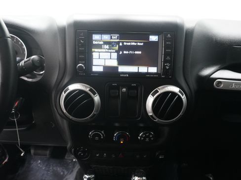 Used 2017 Jeep Wrangler Rubicon w/ Power Convenience Group AWD/4WD image 21