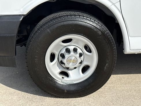 Used 2025 Chevrolet Express 3500 LS image 13
