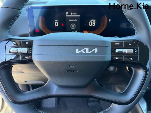 New 2026 Kia Sorento LX FWD image 23