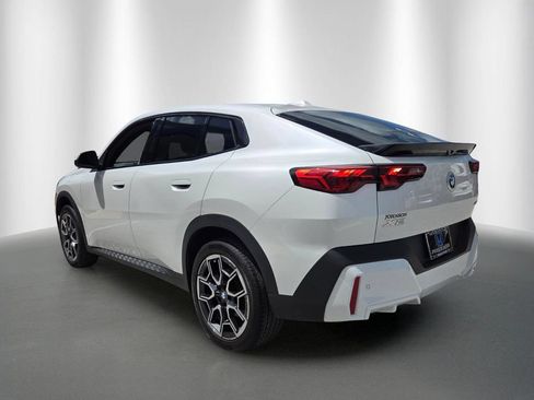 Used 2026 BMW X2 xDrive28i AWD/4WD image 5