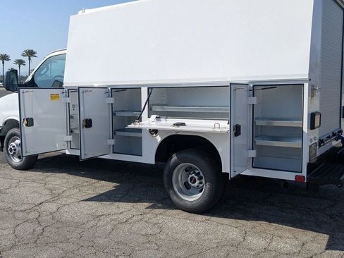 New 2026 GMC Savana 3500 w/ Power Convenience Package RWD image 10