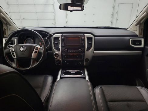 Used 2017 Nissan Titan PRO-4X image 10