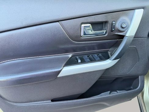 Used 2013 Ford Edge SEL FWD image 10