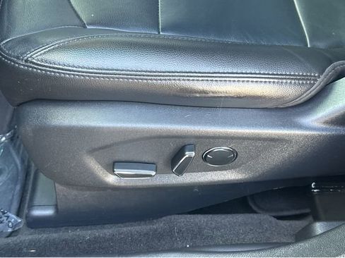 Used 2016 Ford Explorer XLT w/ Equipment Group 202A image 34