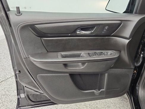 Used 2017 Chevrolet Traverse LT w/ Style and Technology Package AWD/4WD image 11