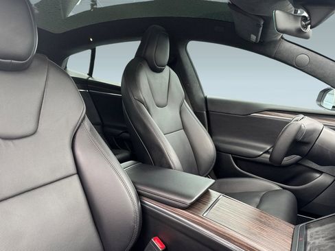 Used 2022 Tesla Model S AWD image 30