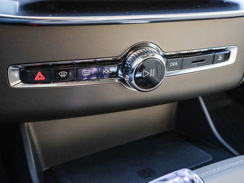 New 2026 Volvo XC90 T8 Plus w/ Protection Package Premier image 35