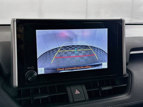 Used 2025 Toyota RAV4 XLE FWD image 22
