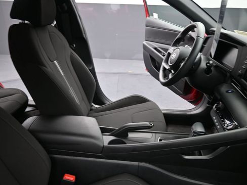 Certified 2025 Hyundai Elantra Sport image 36