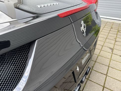 Used 2012 Ferrari 458 Spider image 34