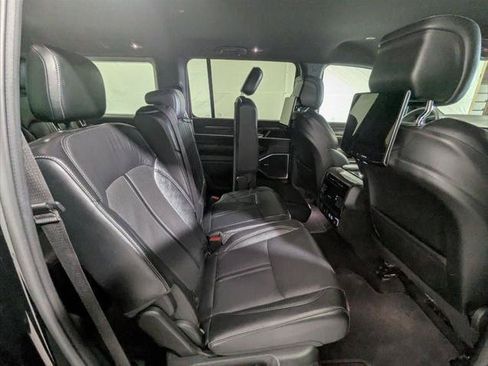 Certified 2022 Jeep Wagoneer Series II w/ Rear Seat Video Group 1 AWD/4WD image 17