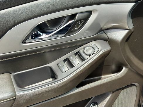 Used 2021 Chevrolet Traverse LT AWD/4WD image 19
