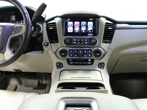 Used 2018 GMC Yukon Denali w/ Denali Ultimate Package AWD/4WD image 20