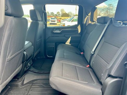 New 2026 GMC Sierra 1500 SLE image 14