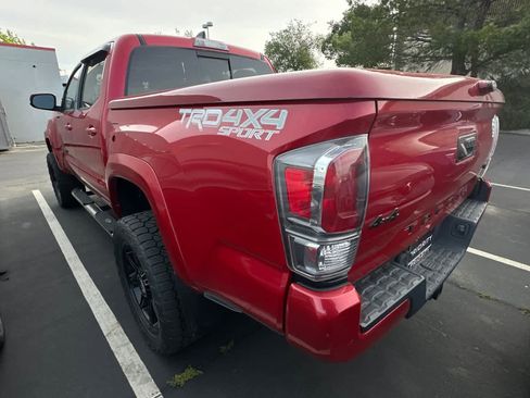 Used 2020 Toyota Tacoma TRD Sport image 4