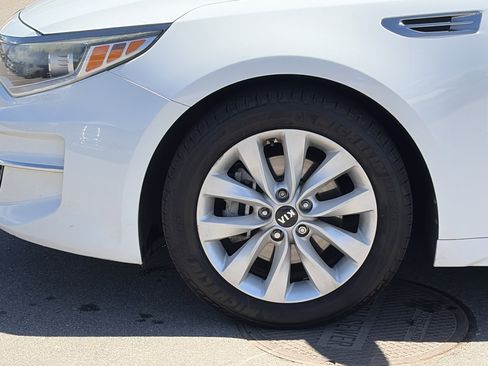 Used 2018 Kia Optima EX FWD image 5