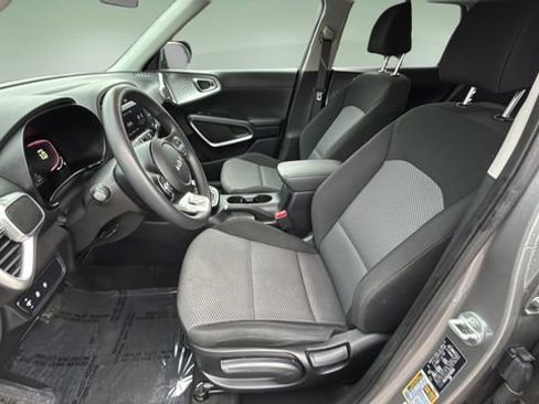 Used 2023 Kia Soul LX w/ Option Group 015 image 18