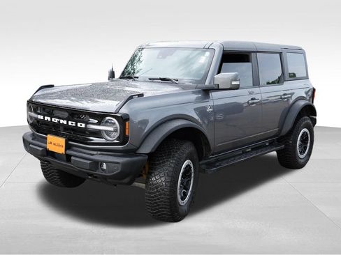Used 2023 Ford Bronco Outer Banks w/ Sasquatch Package AWD/4WD image 11