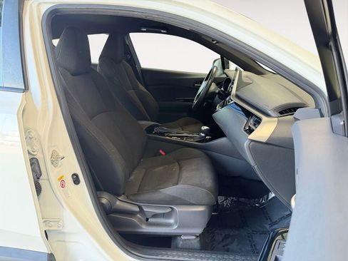 Used 2019 Toyota C-HR XLE FWD image 24