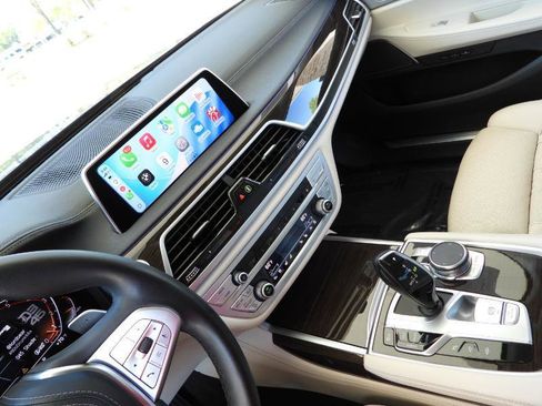 Used 2021 BMW 740i w/ Premium Package RWD image 59