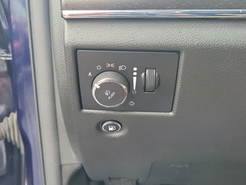 Used 2018 Jeep Grand Cherokee Limited AWD/4WD image 21
