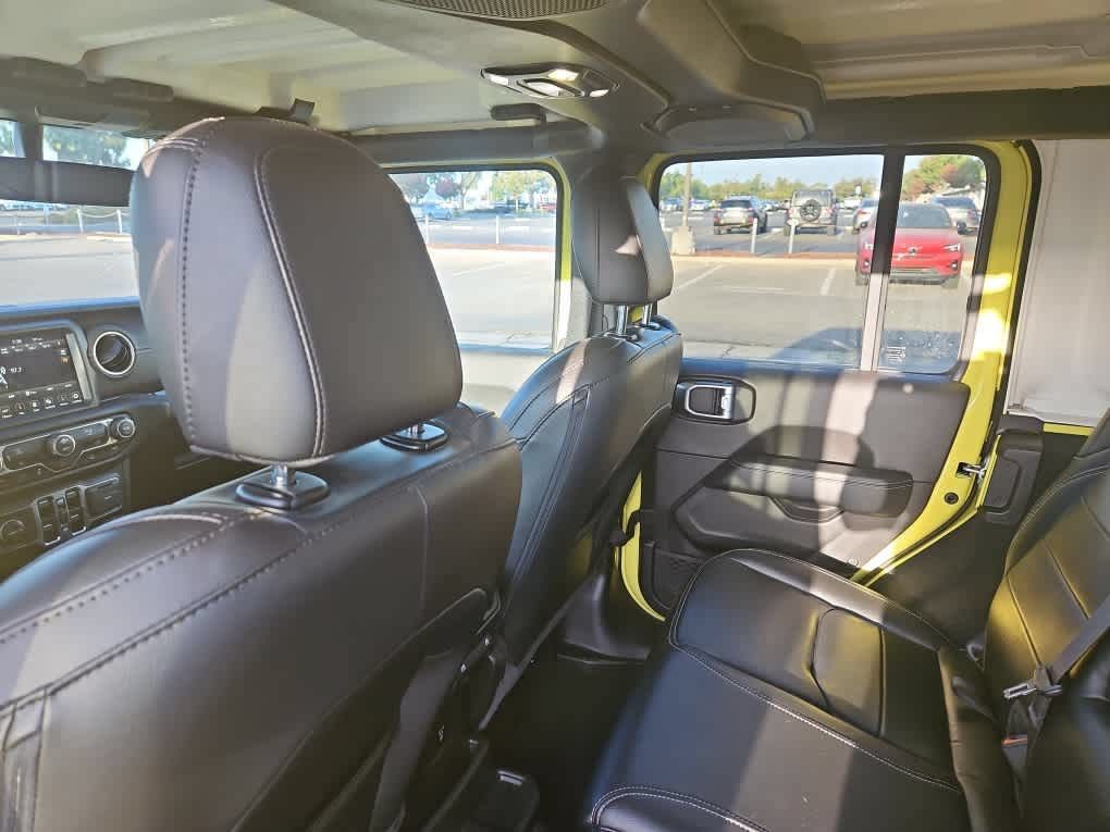 Used 2023 Jeep Wrangler Unlimited Sahara AWD/4WD image 11