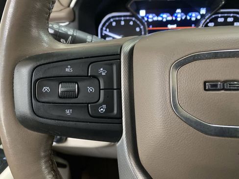 Used 2021 GMC Yukon Denali w/ Denali Premium Package image 20