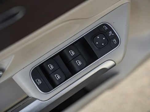 Certified 2022 Mercedes-Benz GLB 250 4MATIC image 38