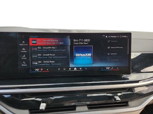 Used 2025 BMW X7 M60i image 18