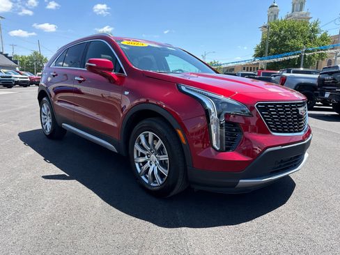 Used 2023 Cadillac XT4 Premium Luxury w/ Cold Weather Package AWD/4WD image 4