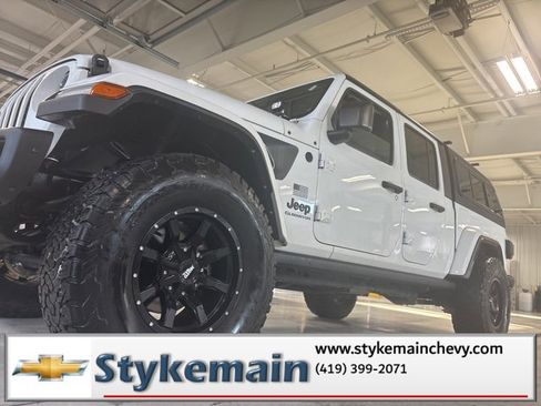 Used 2021 Jeep Gladiator Sport image 8
