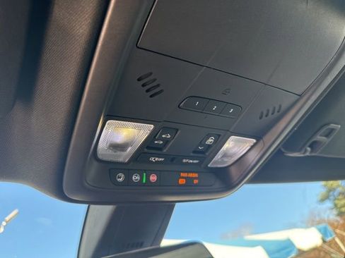 Used 2017 Cadillac XT5 Luxury w/ Driver Awareness Package image 15