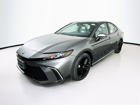 New 2026 Toyota Camry SE image 3