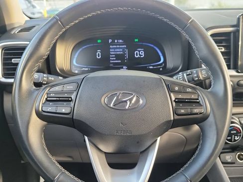 Used 2024 Hyundai Venue SEL FWD image 14