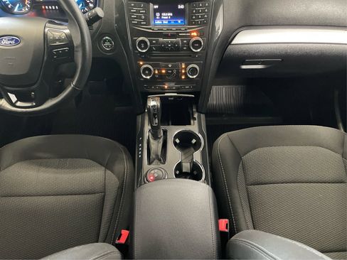 Used 2017 Ford Explorer XLT image 19