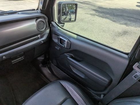 Used 2023 Jeep Gladiator Sport AWD/4WD image 18