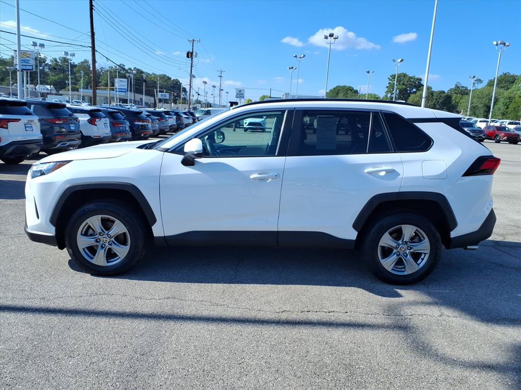 Used 2024 Toyota RAV4 XLE AWD/4WD image 7