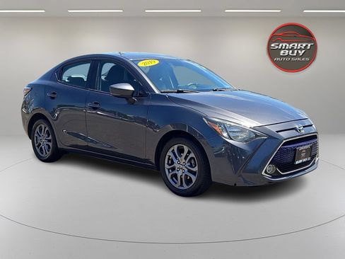 Used 2019 Toyota Yaris LE FWD image 4