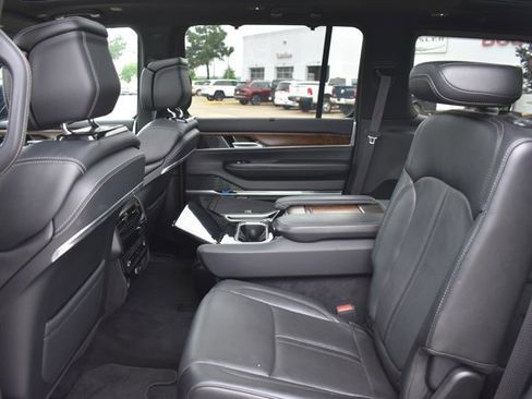 Used 2023 Jeep Grand Wagoneer 4WD image 16