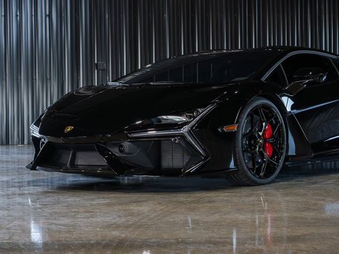 Used 2025 Lamborghini Revuelto AWD/4WD image 3