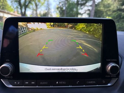 Used 2022 Nissan Sentra SV w/ Trunk Package FWD image 16
