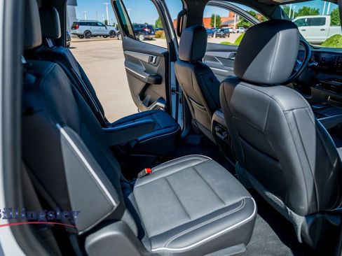 Used 2025 Buick Enclave Preferred FWD image 14
