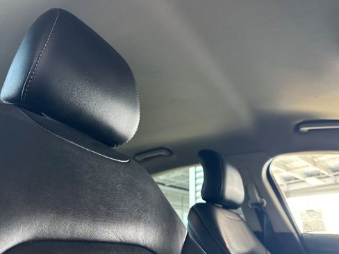Used 2017 Ford Fusion SE FWD image 16